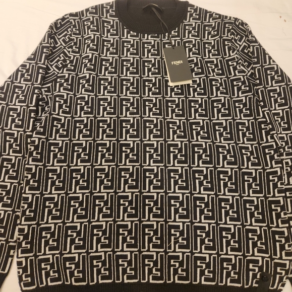Fendi Other - FENDI SWEATER